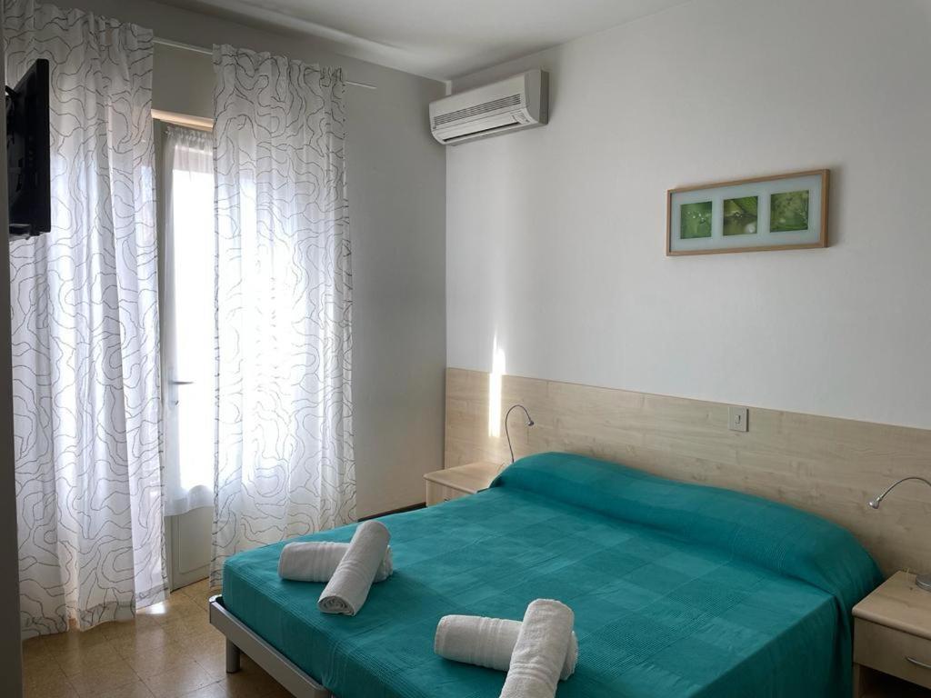 Pensione Ornella Lignano Sabbiadoro Exterior foto