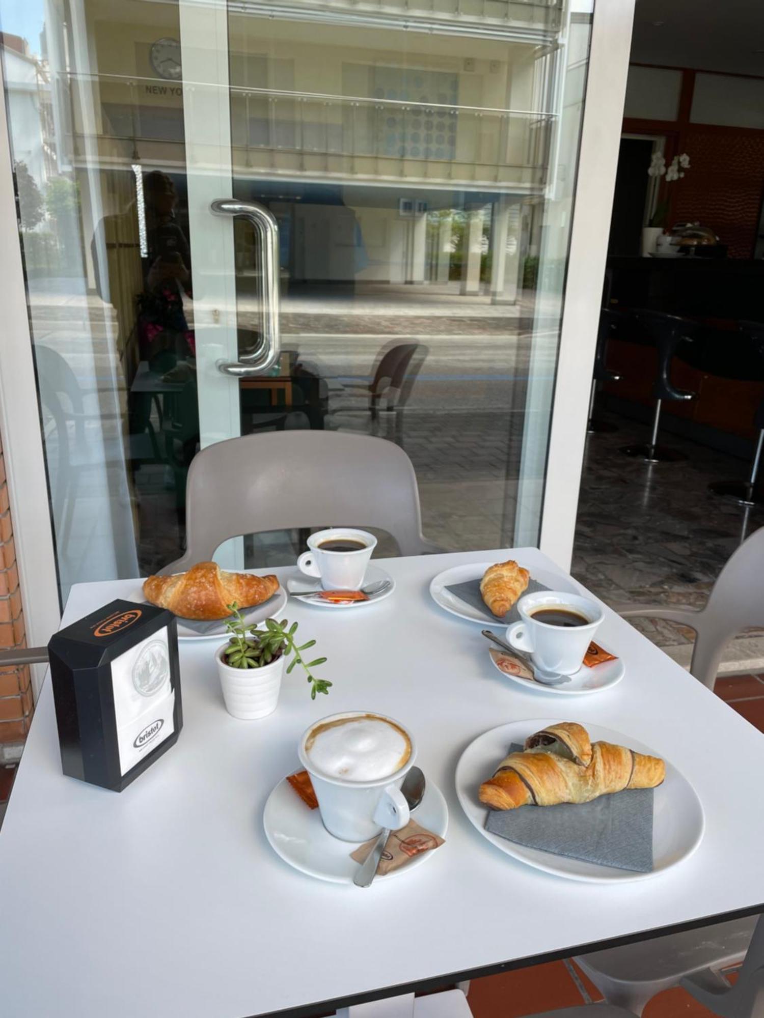 Pensione Ornella Lignano Sabbiadoro Exterior foto